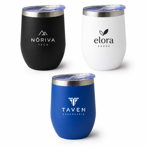 Copos térmicos inox 320 ml preto, branco e azul com três exemplos ilustrativos de personalização