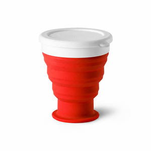Copo de viagem dobrável em silicone 400 ml vermelho, tampa branca em PP, sem personalização.